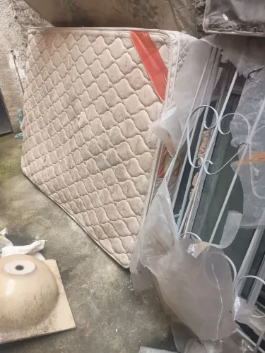 Colchão de mola ortocrim usado+ base usado