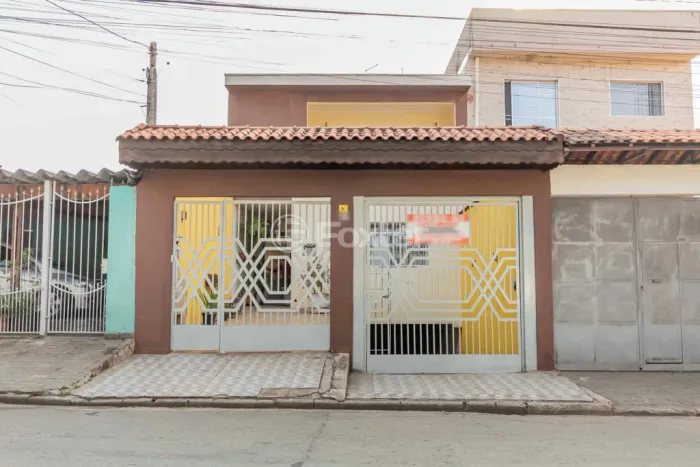 Casa à venda Rua Oleiros, Vila Carmosina - São Paulo