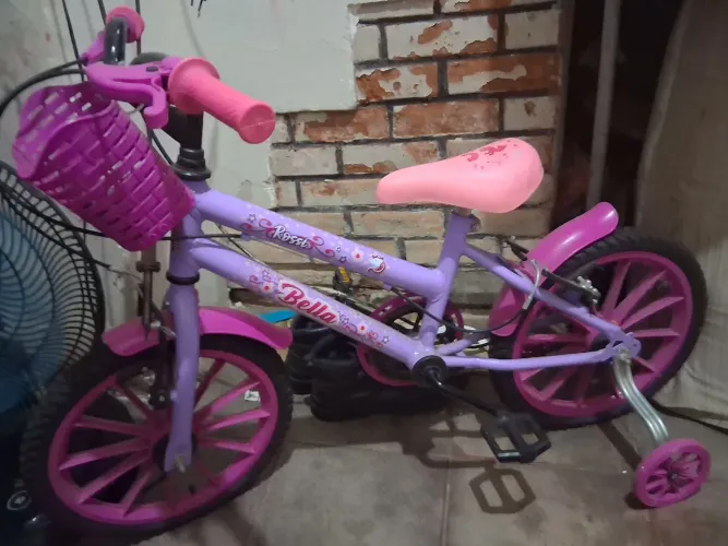 Vendo Bicicleta infantil ou troco em Iphone bom..