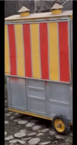 *"Vende-se Carroça de batata chips , batata asterisca oportunidade de ganhar dinheiro !