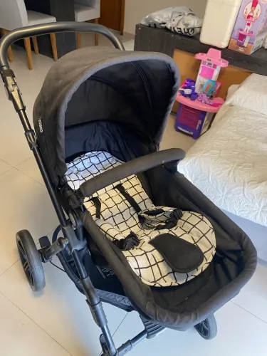 Carrinho de Bebê Cosco Poppy - com Função Moisés