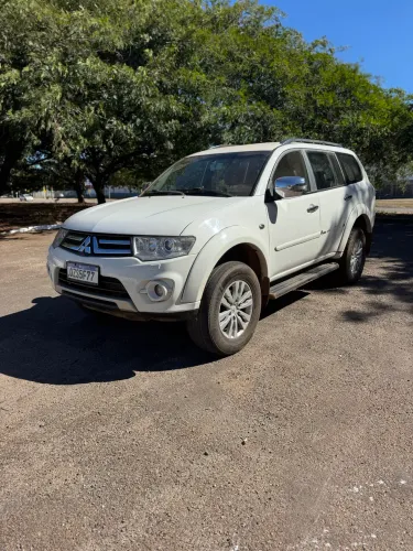Mitsubishi Pajero Dakar HPE 3.2 4X4 T.I Dies 5P AUT 2015
