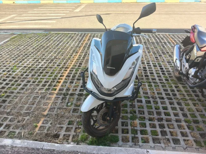 Moto pcx 160 muito nova só venda dispenso curiosos e golpistas