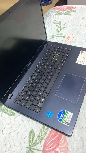 Notebook ASUS VivoBook Go 15 - Semi Novo, Apenas 3 Meses de Uso