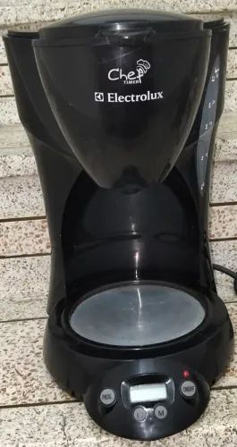 Cafeteira Electrolux Chef Timer 127V (P/ Peças ou Conserto) - Carcaça Intacta- Esquentando