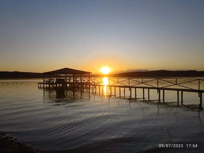 Chácara em Palmas beira do lago com casa e piscina. 390mil.