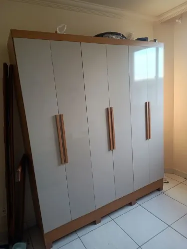 Guarda Roupa grande, 7 meses de uso