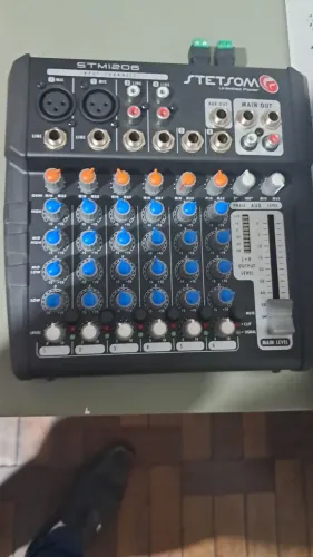 Mesa de som