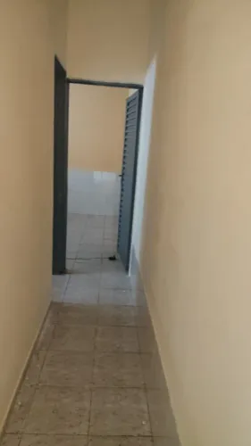 alugo casa em vila