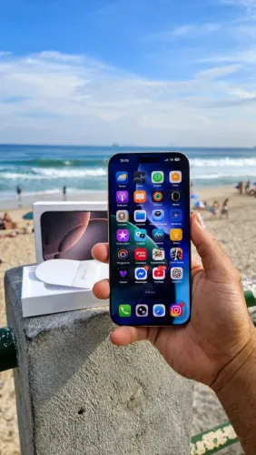 ? iPhone 16 Pro Max 256GB | Tela 120Hz, A18 Pro, câmera 48MP | R$ 6.000