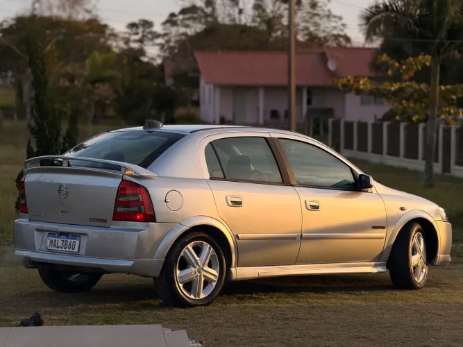 Chevrolet Astra GSI 2.0 16V 136cv Hatchback 5P 2005