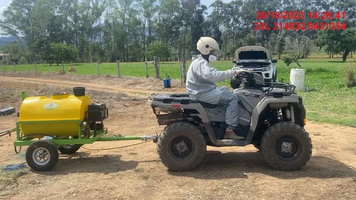 Mini pulverizador agrícola