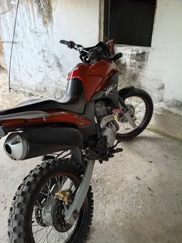 XRE 300 ano 2012