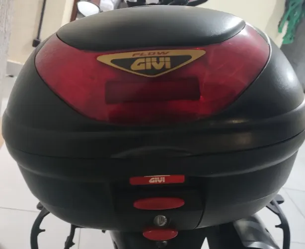 Baú traseiro Givi 35L