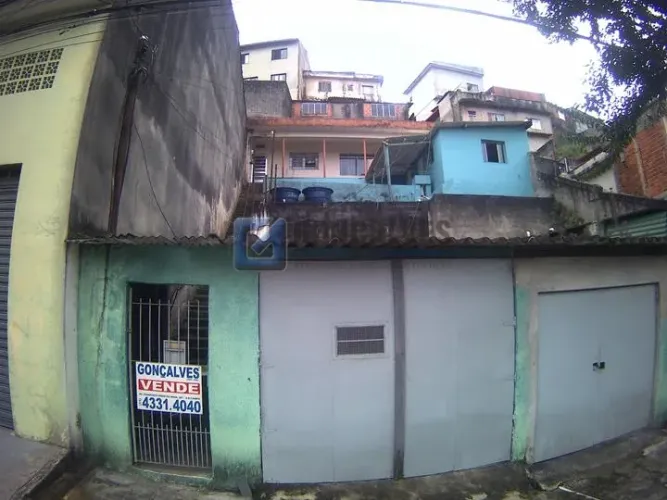 Casa à venda em Jardim Irene, Santo André - 2 quartos, 2 banheiros e 8 vagas