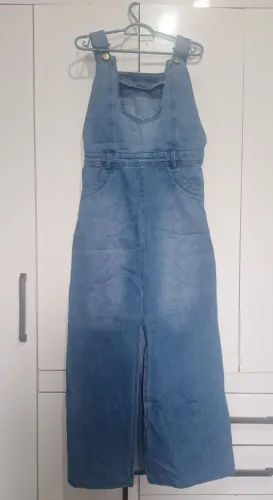 Linda jardineira jeans 