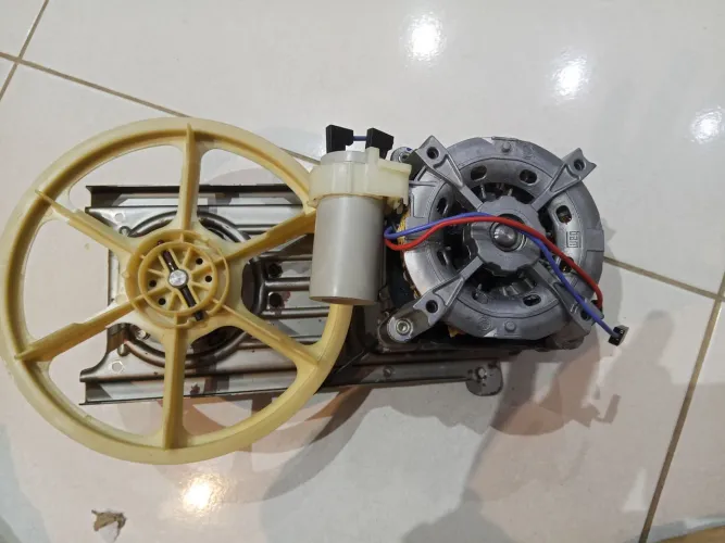 Motor de máquina marca Arno