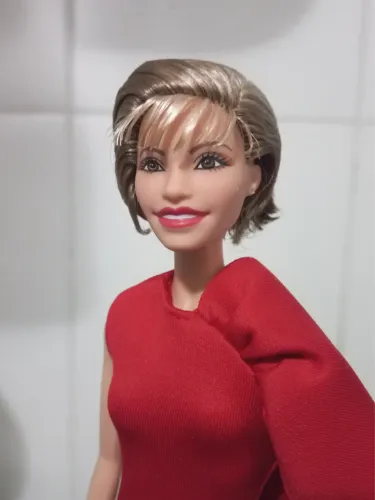 Barbie Isabel Allende no Model Muse