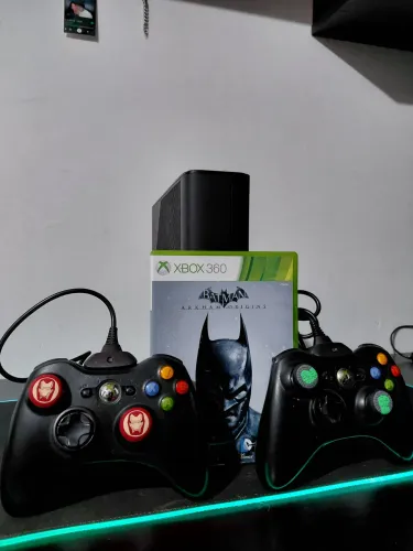 XBOX 360 SLIM BLOQUEADO + 9 JOGOS ORIGINAIS