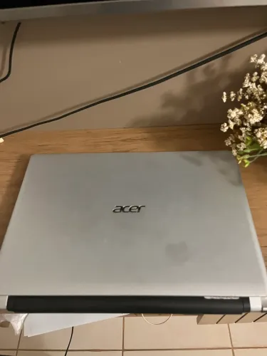 Notebook Acer usado Windows 8
