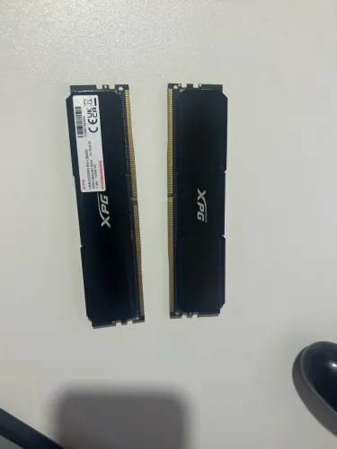 MEMÓRIAS 2x8gb 3200mhz XPG pouco usadas 
