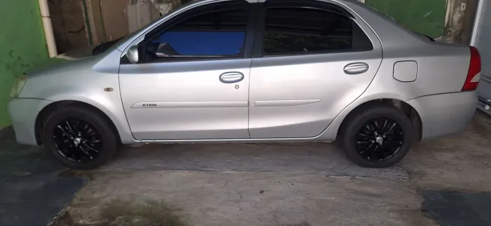 Toyota Etios XLS Sedan 1.5 Flex 16V 4P Mec. 2013