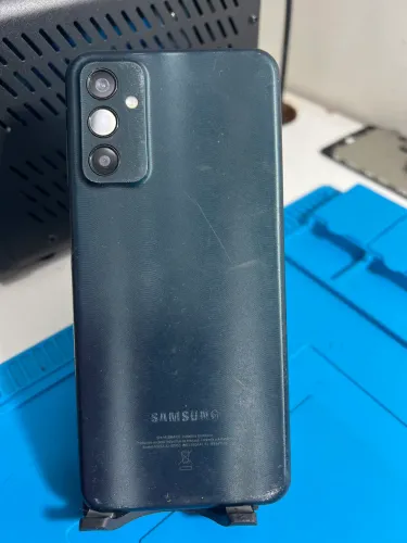 Samsung M13