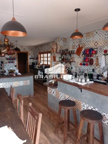Sobrado com 04 quartos sendo duas suítes à venda, Jardins Parma, Senador Canedo, GO