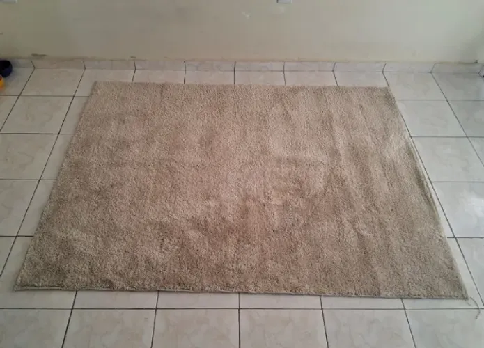 Tapete Aveludado Bege 1,50m x 2,00m - Super Macio e Conservado