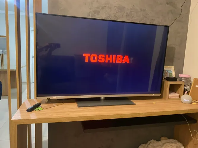 Televisão Toshiba 55 polegadas á venda.