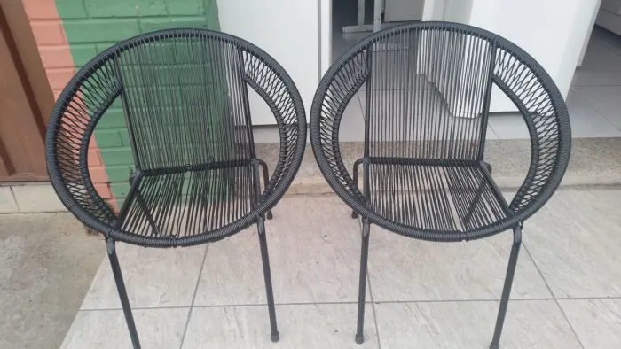 2 cadeiras de fibra
