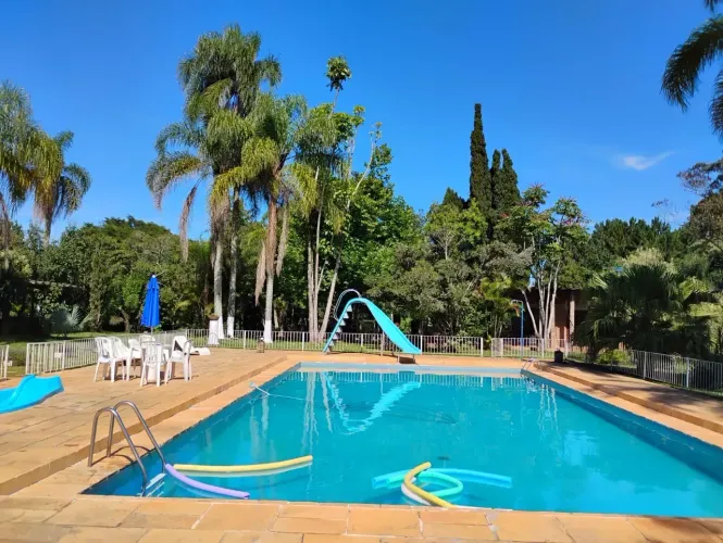 Sítio Ibiúna, Piscina Com Escorregador E Quadra