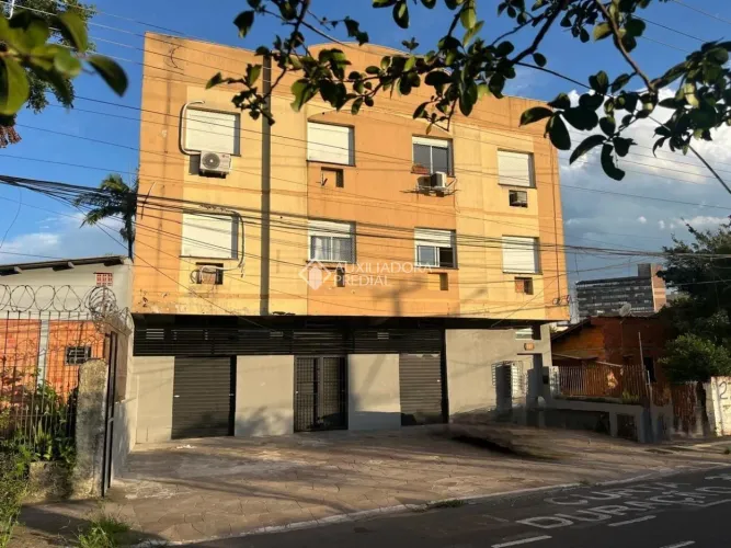 SALA COMERCIAL COM 100M EM ÓTIMA LOCALIZAÇÃO PRÓXIMO DOS COMERCIOS