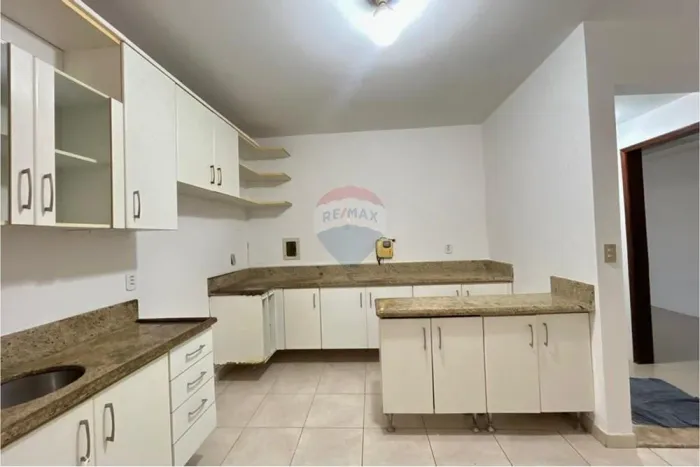 Vendo casa com no Jockey Club em Lauro de Freitas