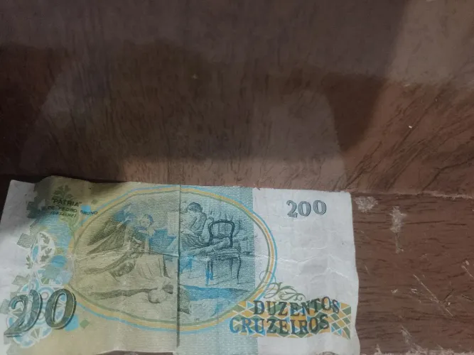 Nota de duzentos cruzeiros pra colecionador