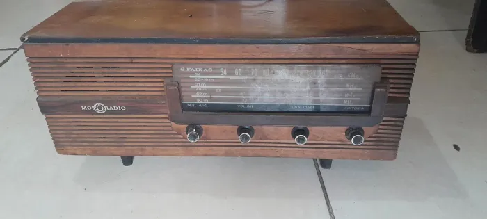 Rádio antigo funcionando normal