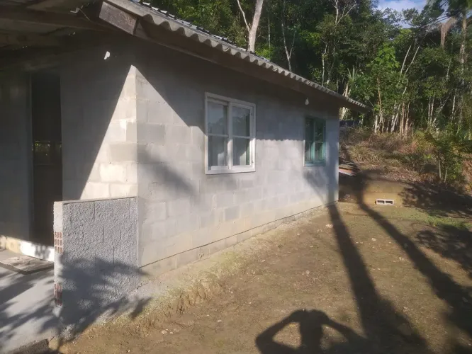 Casinha em meio à natureza!