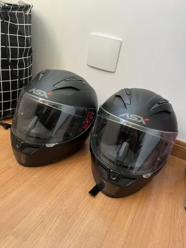 Vendo dois capacetes ASX um por 270 os dois por 500