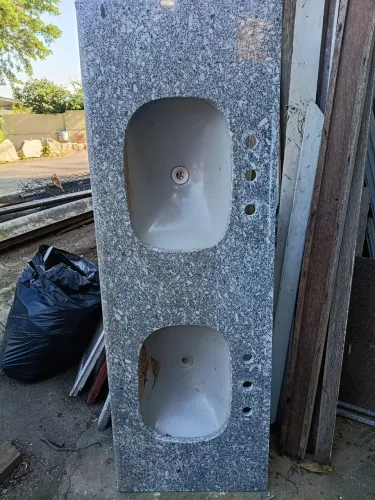 Pia em granito dupla