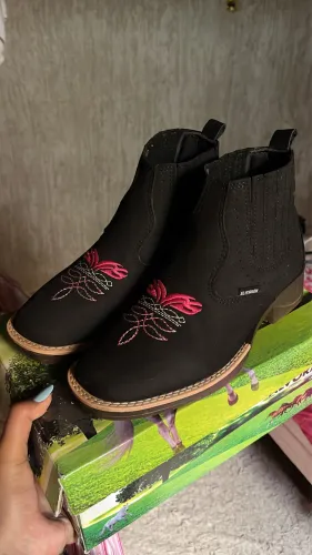 Bota de couro / botina