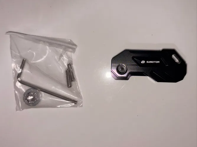 Canivete Porta Chave Original SBM by QJMotor Em Alumínio CNC