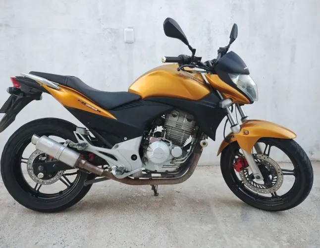 Honda CB300R Excelente!