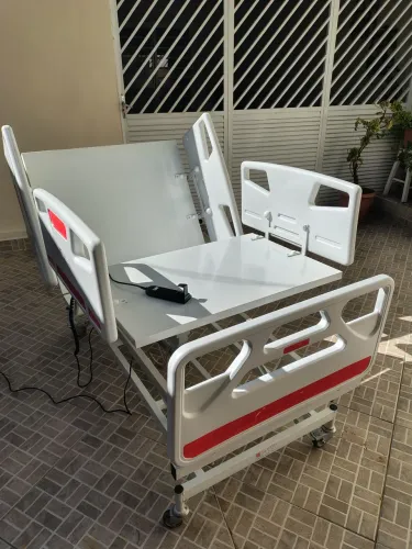 Cama hospitalar elétrica faz elevação total c paciente entrego passo cartão 