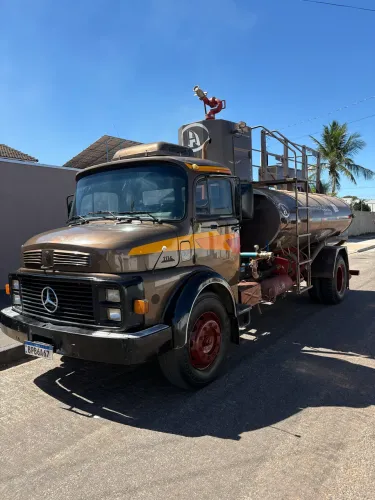 Vendo caminhão pipa Mercedes 1114