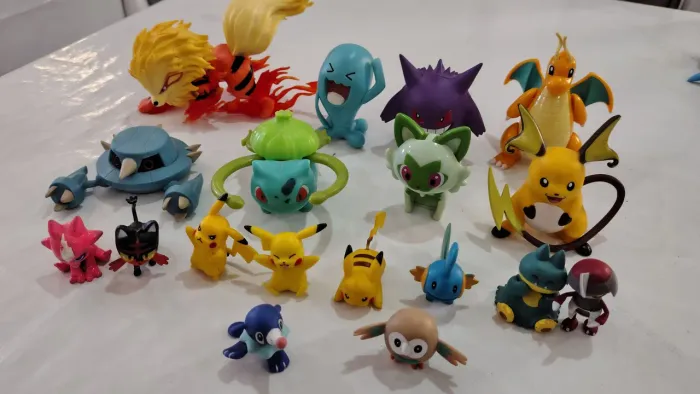 18 pokémons - Sunny, Tomy, Jawzares - actions figures