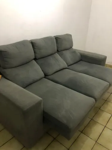 Sofá de três lugares