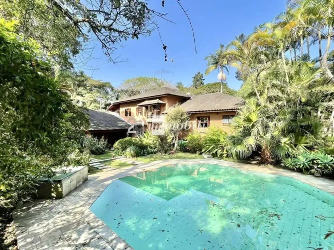 Casa à venda e para alugar em Cotia, Granja Viana, com 5 suítes, com 923 m², Miolo da Gran