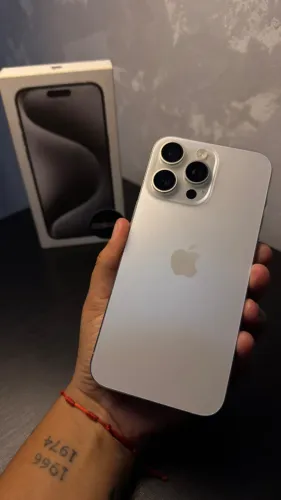 iPhone 15 PRO MAX 256GB Branco Seminovo