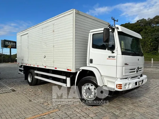 MERCEDES-BENZ 1718  4X2