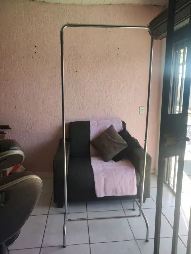 Vendo arara regulável